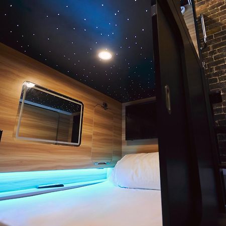 Capsule Hotel Montreal Zewnętrze zdjęcie