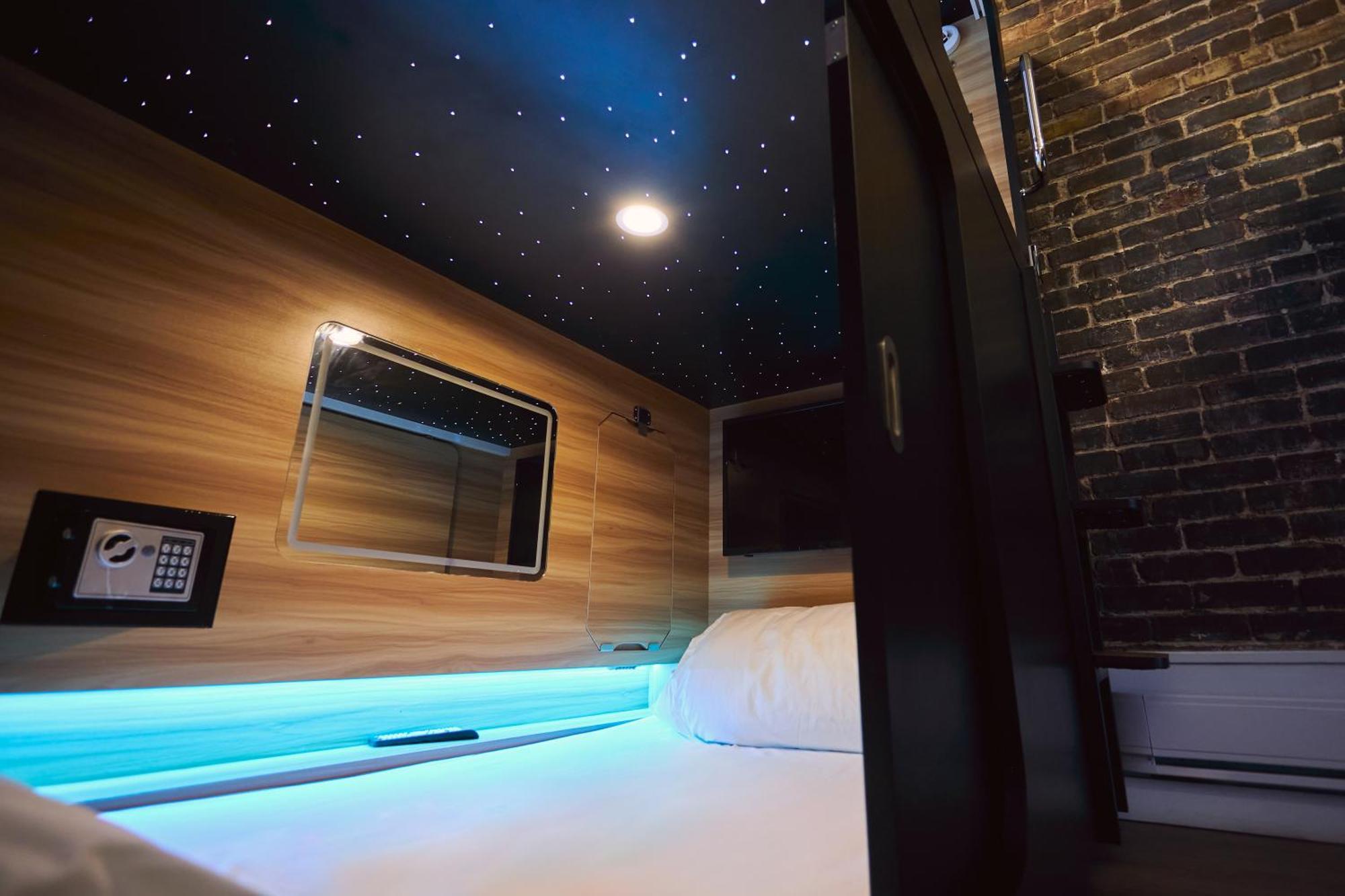 Capsule Hotel Montreal Zewnętrze zdjęcie
