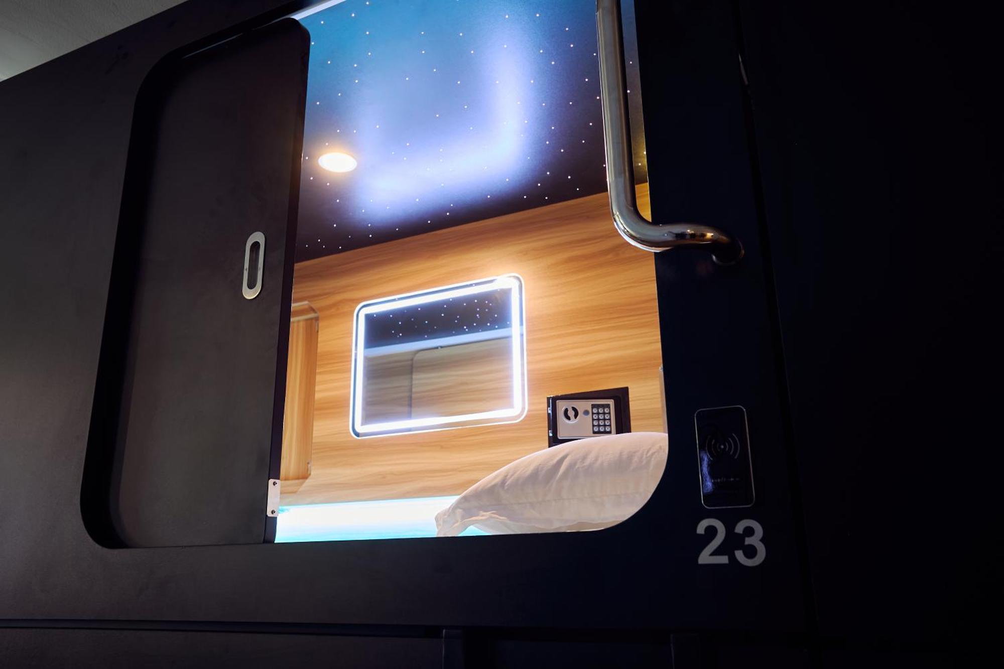 Capsule Hotel Montreal Zewnętrze zdjęcie