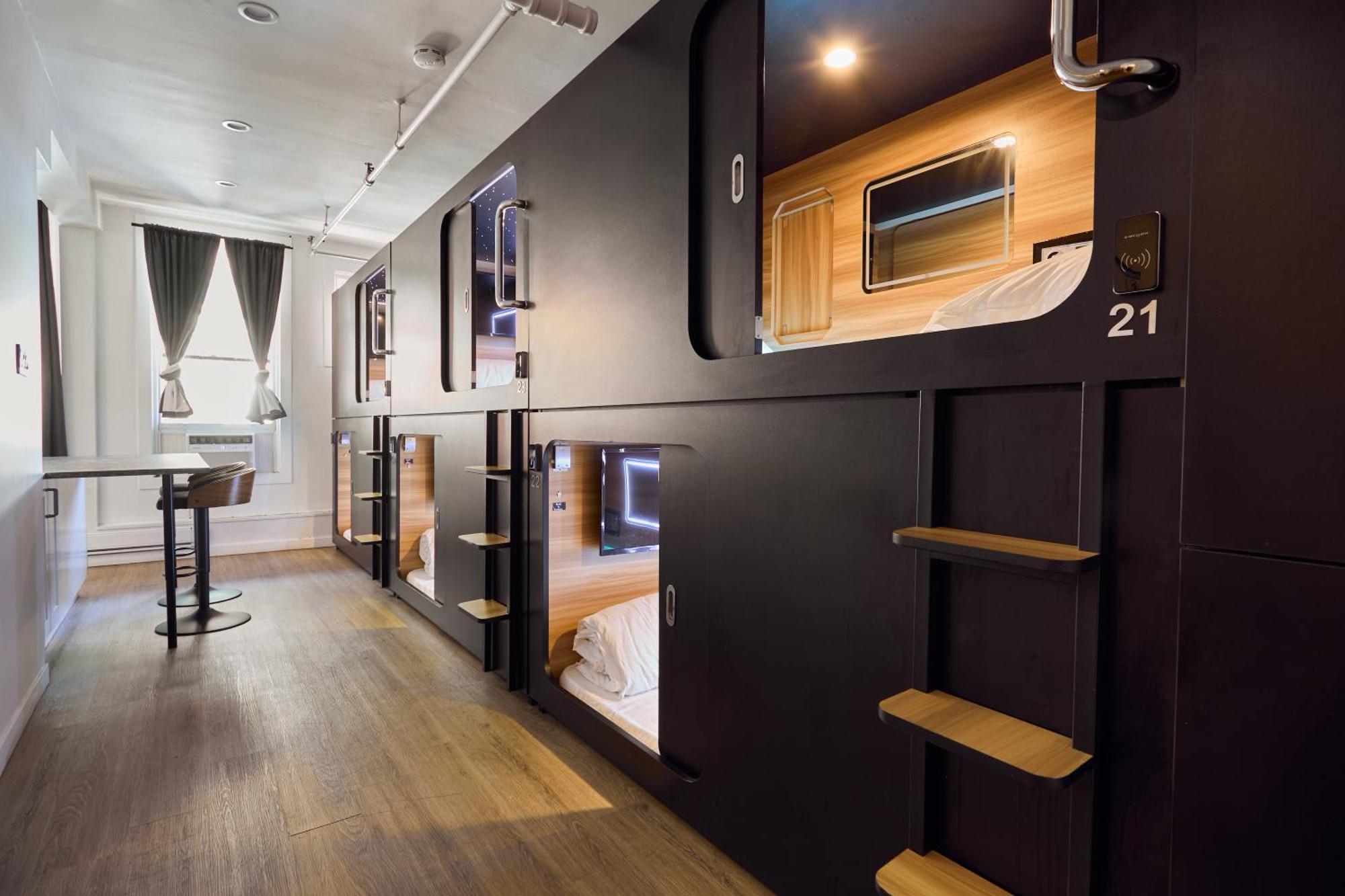 Capsule Hotel Montreal Zewnętrze zdjęcie