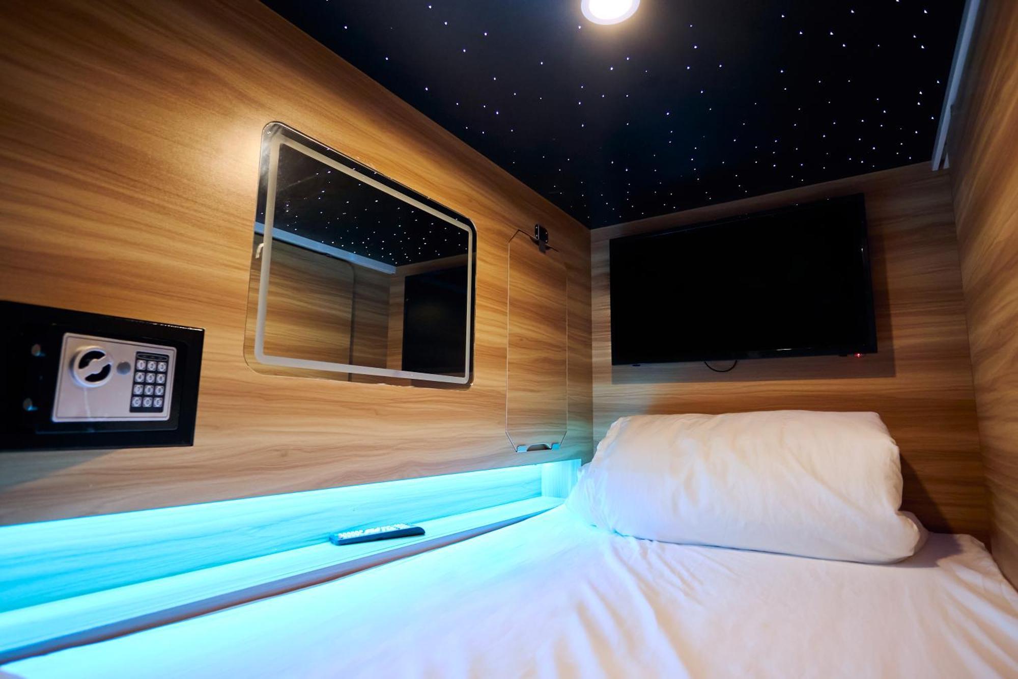 Capsule Hotel Montreal Zewnętrze zdjęcie