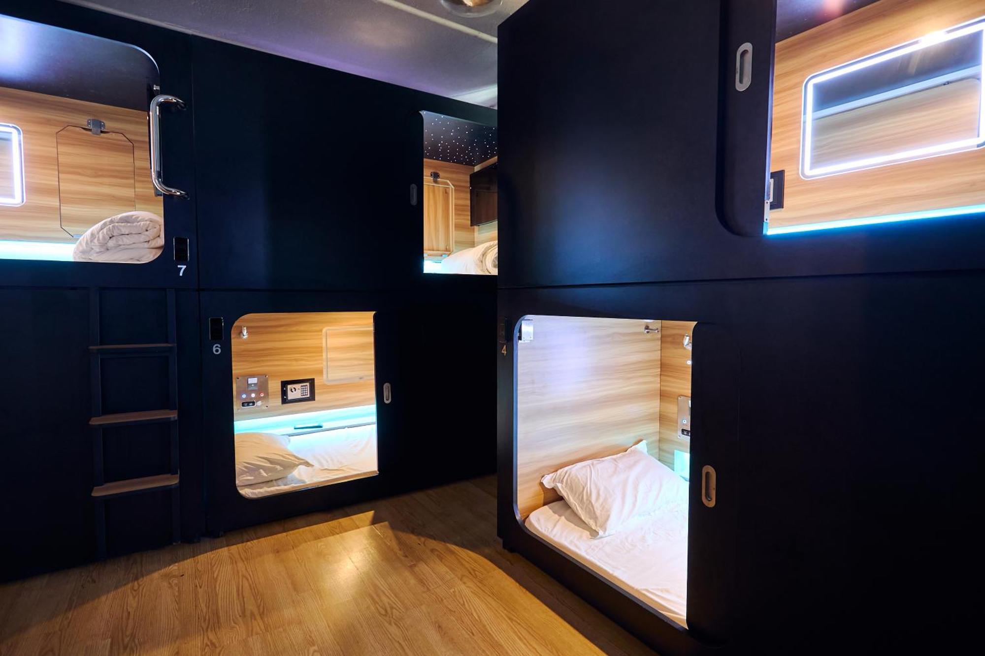 Capsule Hotel Montreal Zewnętrze zdjęcie